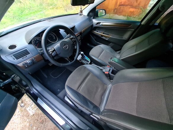 2008 Opel Astra H Рестайлинг, чёрный, 505000 рублей - вид 11