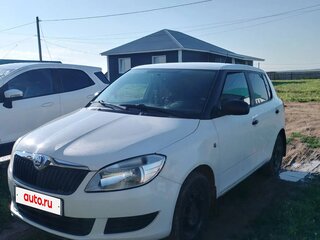 2013 Skoda Fabia II Рестайлинг, белый, 469000 рублей, вид 1