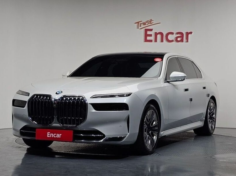 Открыть фотографии: BMW 7 серии VII (G70)