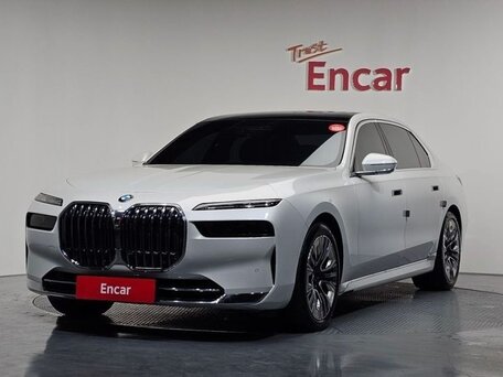BMW 7 серии VII (G70)