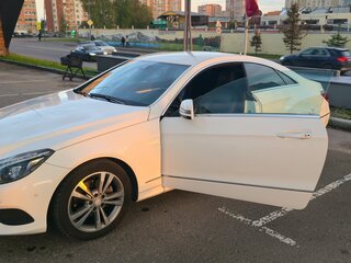 2014 Mercedes-Benz E-Класс 200 IV (W212, S212, C207) Рестайлинг, белый, 2100000 рублей, вид 1