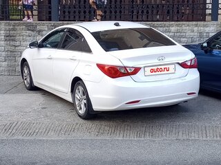 2011 Hyundai Sonata VI (YF), жёлтый, 700000 рублей, вид 5