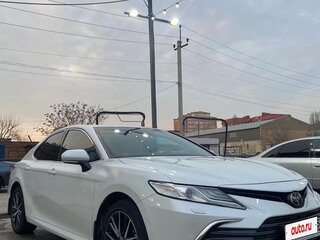 2022 Toyota Camry US Market VIII (XV70) Рестайлинг, белый, 3500000 рублей, вид 3