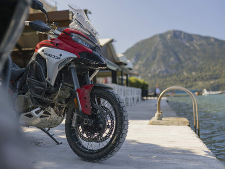 2026 Ducati Multistrada V4, красный, 3390000 рублей, вид 5