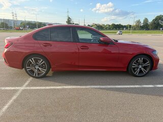 2021 BMW 3 серии 330i xDrive VII (G2x), красный, 2600000 рублей, вид 2