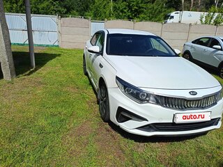 2019 Kia Optima IV Рестайлинг, белый, 1000000 рублей, вид 2