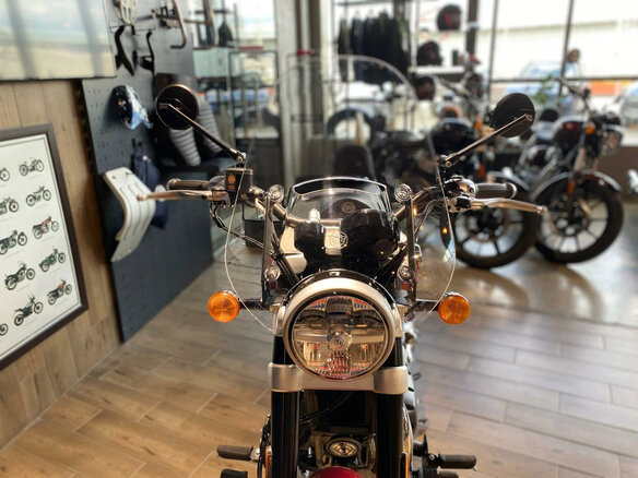2026 Royal Enfield Super Meteor, красный, 792000 рублей - вид 9