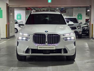 2026 BMW X7 40i I (G07) Рестайлинг, белый, 12400000 рублей, вид 3