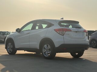 2021 Honda Vezel I Рестайлинг, белый, 1837000 рублей, вид 3