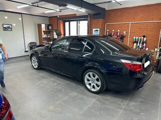 2006 BMW 5 серии 530xi V (E60/E61), чёрный, 2000000 рублей, вид 4