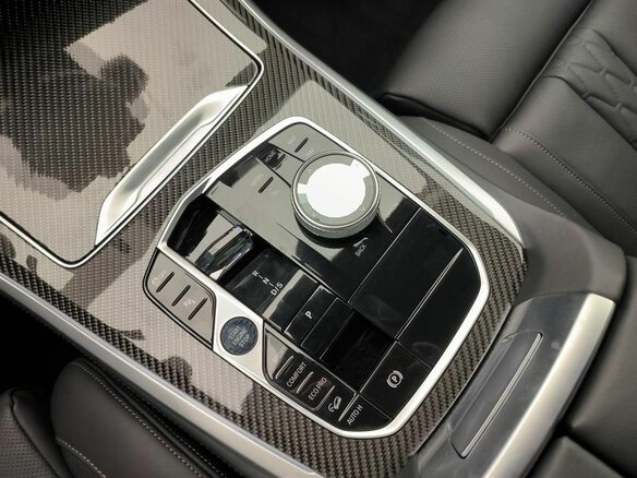 2025 BMW X5 M60i IV (G05/G18) Рестайлинг, серый - вид 13