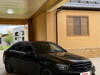 2007 Mercedes-Benz C-Класс 200 III (W204), чёрный, 930000 рублей, вид 2