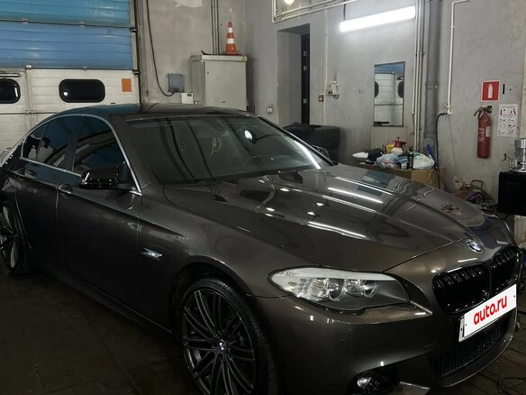 2013 BMW 5 серии 520i VI (F10/F11/F07), коричневый, 1500000 рублей - вид 10