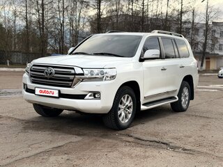 2016 Toyota Land Cruiser 200 Series Рестайлинг 2, белый, 5400000 рублей, вид 1