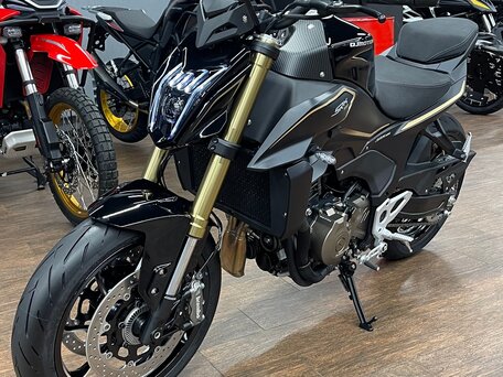 2026 QJMotor SRK 550, чёрный, 569000 рублей, вид 2