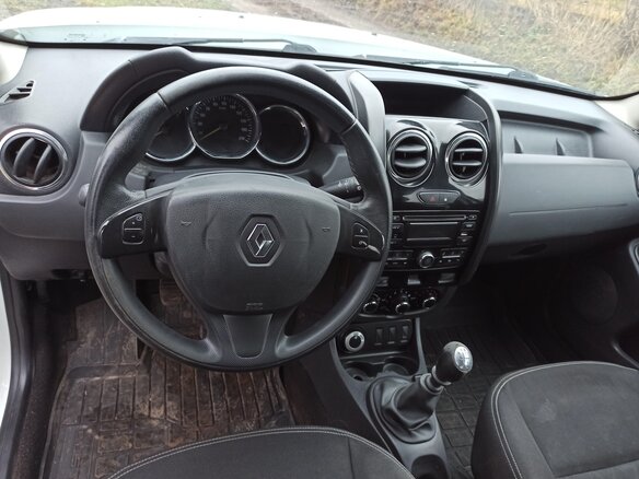 2015 Renault Duster I Рестайлинг, белый, 1100000 рублей - вид 9
