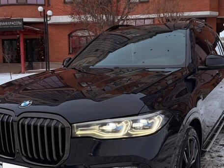 2020 BMW X7 40i I (G07), чёрный, 7000777 рублей, вид 3
