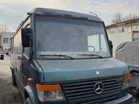2001 Mercedes-Benz Vario, зелёный, 1100000 рублей, вид 1