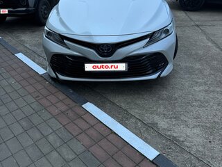 2019 Toyota Camry VIII (XV70), белый, 3050000 рублей, вид 1