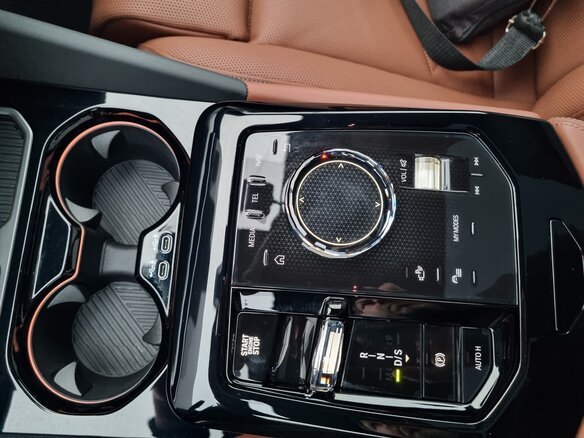2025 BMW 5 серии 530i xDrive VIII (G60/G61/G68), серый, 8850000 рублей - вид 16