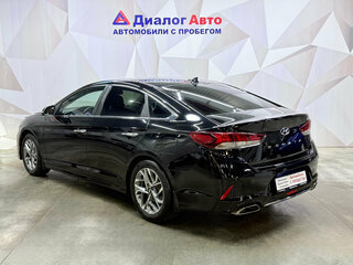 2019 Hyundai Sonata VII (LF) Рестайлинг, чёрный, 1670000 рублей, вид 4