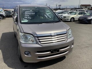 2002 Toyota Noah I (R60), серый, 1150000 рублей, вид 1