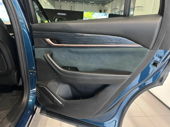 2023 Geely Monjaro I, синий, 2390000 рублей - вид 29
