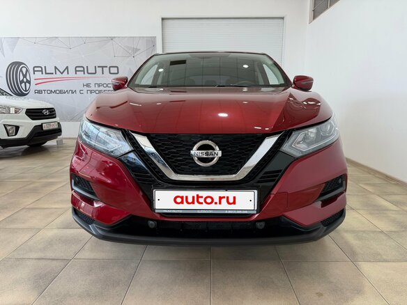 2020 Nissan Qashqai II Рестайлинг, красный - вид 2