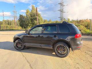 2004 Volkswagen Touareg I, чёрный, 640000 рублей, вид 5