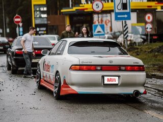 1994 Toyota Mark II VII (X90), белый, 850000 рублей, вид 2