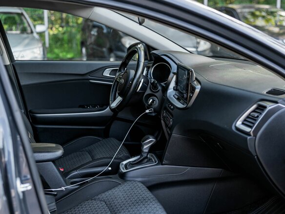 2021 Kia Ceed III, серый, 1688000 рублей - вид 13