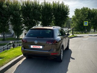 2014 Volkswagen Touareg II, коричневый, 2099000 рублей, вид 4