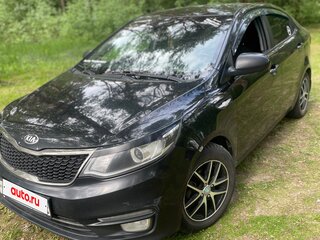 2016 Kia Rio III Рестайлинг, чёрный, 850000 рублей, вид 3