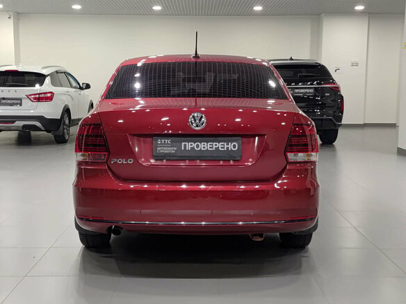 2017 Volkswagen Polo V Рестайлинг, красный - вид 5