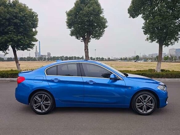 2020 BMW 1 серии 120i III (F52) Рестайлинг, синий, 1470777 рублей - вид 4