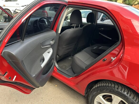 2011 Toyota Corolla X (E140, E150) Рестайлинг, пурпурный, 1300000 рублей - вид 6