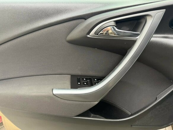 2013 Opel Astra J Рестайлинг, бежевый, 550805 рублей - вид 5