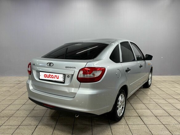 2014 Lada (ВАЗ) Granta I, серебристый, 310000 рублей - вид 4