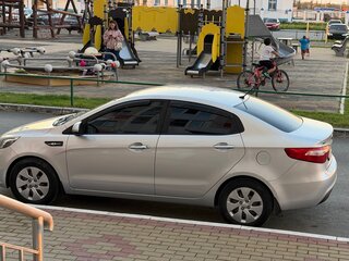 2014 Kia Rio III, серебристый, 900000 рублей, вид 5