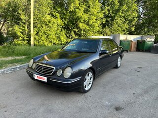 2001 Mercedes-Benz E-Класс 220 II (W210, S210) Рестайлинг, синий, 350000 рублей, вид 1