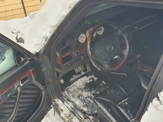 1986 Mercedes-Benz S-Класс 260 II (W126) Рестайлинг, чёрный, 700000 рублей, вид 2