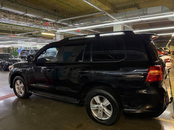 2010 Toyota Land Cruiser 200 Series, чёрный - вид 3