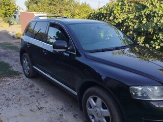 2006 Volkswagen Touareg I Рестайлинг, чёрный, 900000 рублей, вид 3