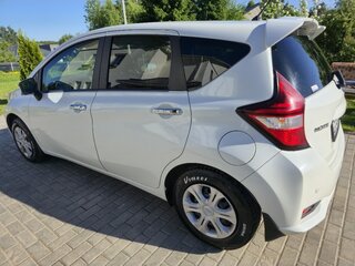 2017 Nissan Note II Рестайлинг, белый, 810000 рублей, вид 2