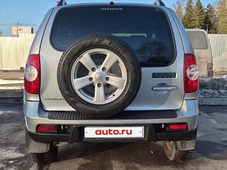 2016 Chevrolet Niva I Рестайлинг, серебристый, 695000 рублей, вид 4