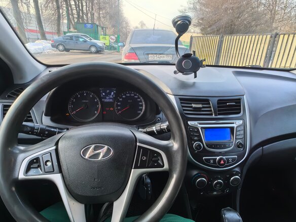2014 Hyundai Solaris I, чёрный, 720000 рублей - вид 6