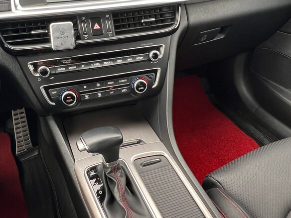 2019 Kia Optima IV Рестайлинг, белый, 2570000 рублей - вид 14