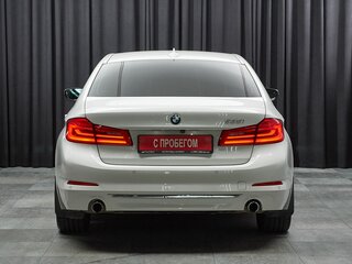 2018 BMW 5 серии 520i VII (G30/G31/G38), белый, 3690000 рублей, вид 5