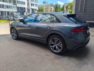 2019 Audi Q8 45 TDI I (4M), серый, 5600000 рублей, вид 4