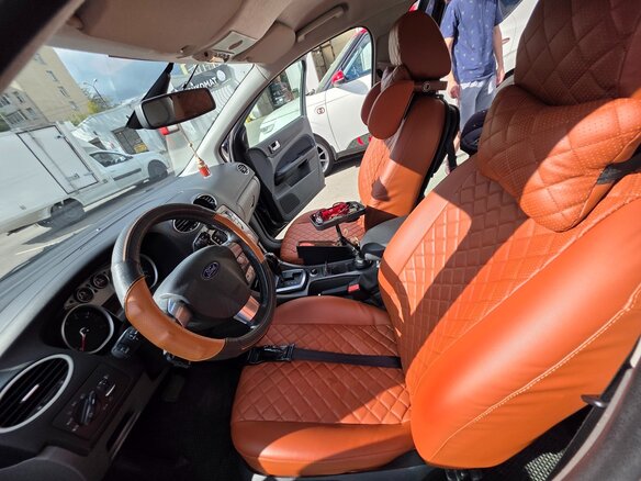 2010 Ford Focus II Рестайлинг, чёрный, 700000 рублей - вид 17